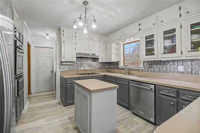 903 Horlock, Navasota, TX 77868