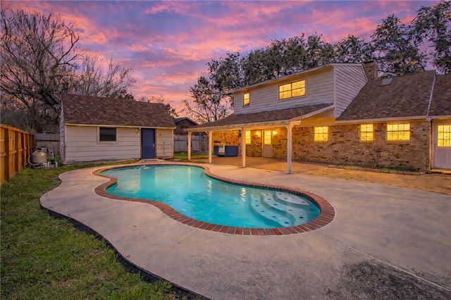 903 Horlock, Navasota, TX 77868