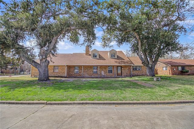 903 Horlock, Navasota, TX 77868