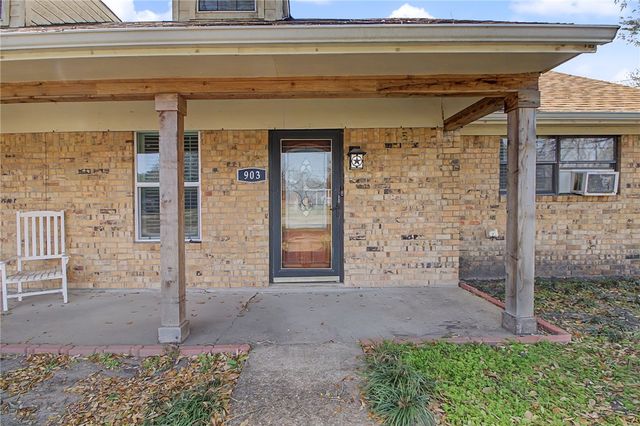 903 Horlock, Navasota, TX 77868
