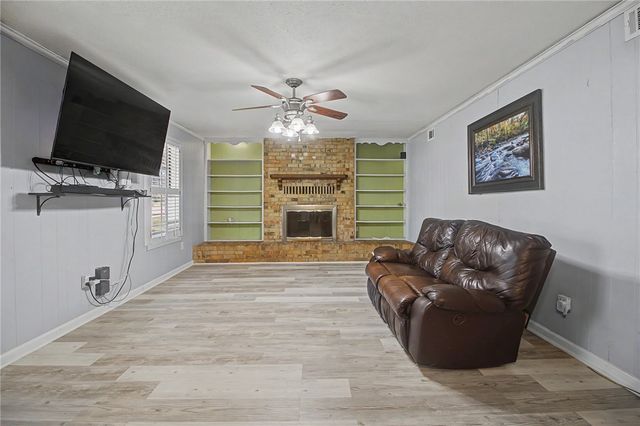 903 Horlock, Navasota, TX 77868