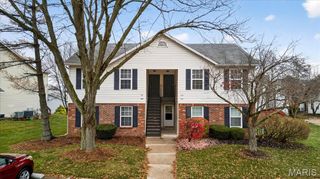 175 Harvest Moon Court D, St Charles, MO 63304