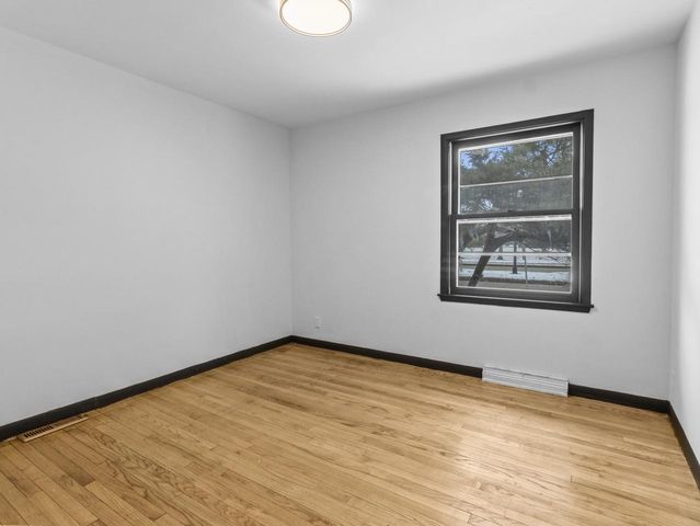 6417 N Green Bay AVENUE, Glendale, WI 53209