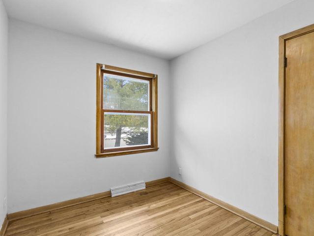 6417 N Green Bay AVENUE, Glendale, WI 53209