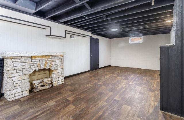 6417 N Green Bay AVENUE, Glendale, WI 53209