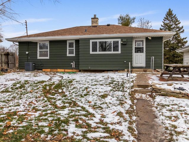 6417 N Green Bay AVENUE, Glendale, WI 53209