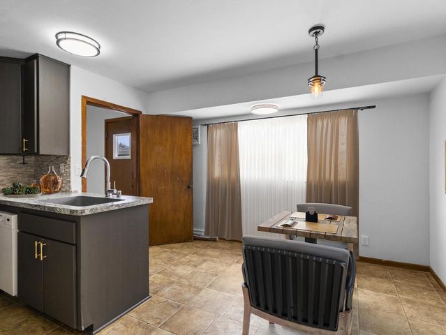 6417 N Green Bay AVENUE, Glendale, WI 53209