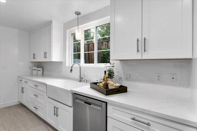 726 Hillcrest Drive, Redwood City, CA 94062