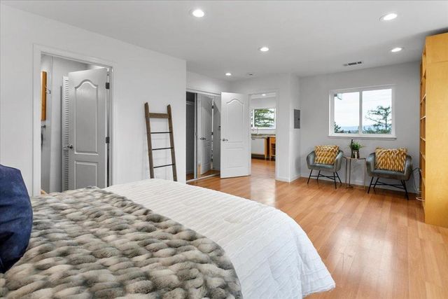 726 Hillcrest Drive, Redwood City, CA 94062