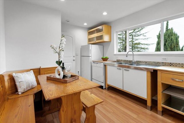 726 Hillcrest Drive, Redwood City, CA 94062