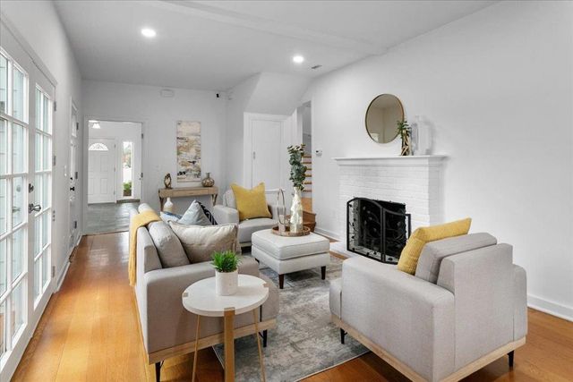 726 Hillcrest Drive, Redwood City, CA 94062