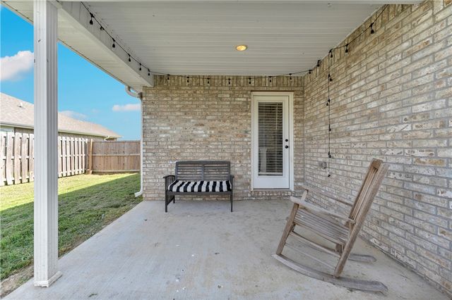 1604 Gracie Street, Gentry, AR 72734