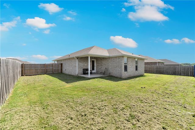 1604 Gracie Street, Gentry, AR 72734