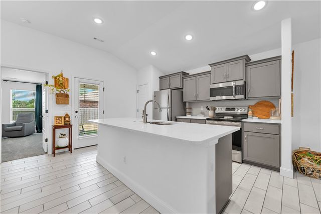 1604 Gracie Street, Gentry, AR 72734