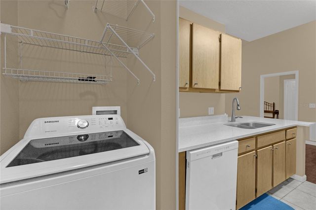 6560 SWISSCO DRIVE 322, Orlando, FL 32822