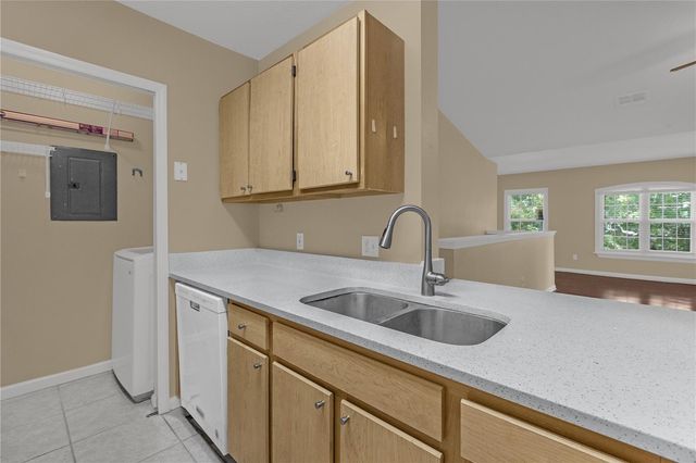 6560 SWISSCO DRIVE 322, Orlando, FL 32822