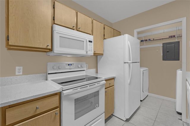 6560 SWISSCO DRIVE 322, Orlando, FL 32822