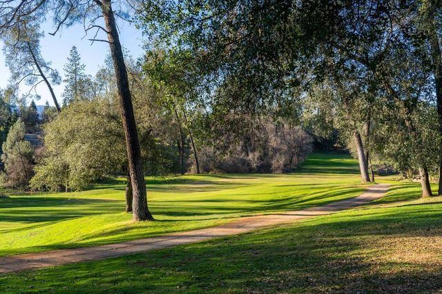 19410 Palermo Court, Redding, CA 96003