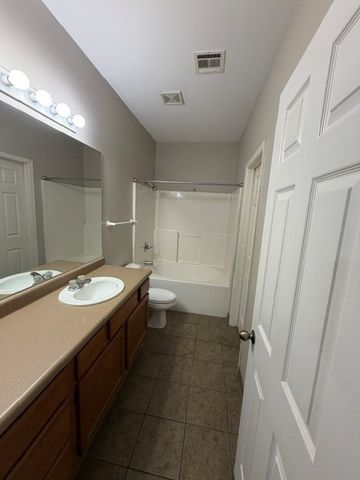 3012 SE J Street 13, Bentonville, AR 72712