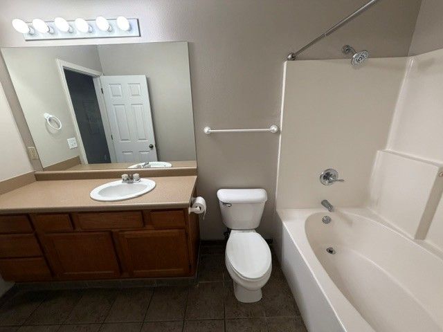3012 SE J Street 13, Bentonville, AR 72712