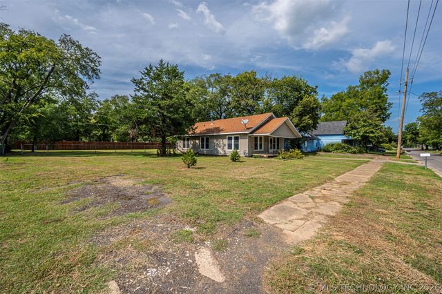 906 NW B Street, Ardmore, OK 73401
