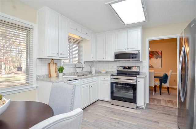 3173 Falconhurst SW Drive, Lilburn, GA 30047