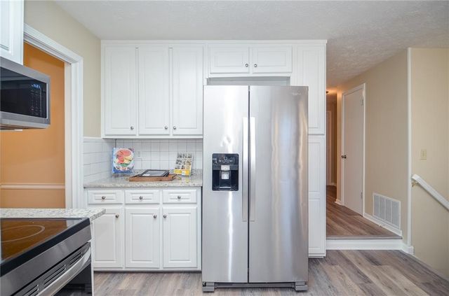 3173 Falconhurst SW Drive, Lilburn, GA 30047