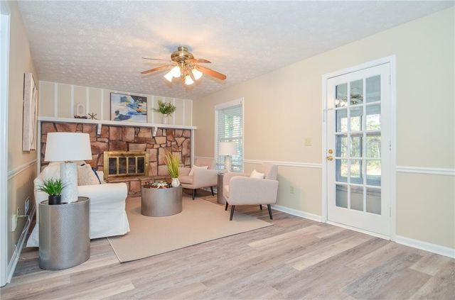 3173 Falconhurst SW Drive, Lilburn, GA 30047