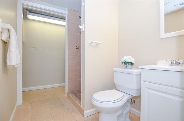 3173 Falconhurst SW Drive, Lilburn, GA 30047