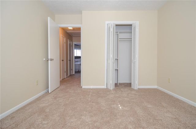 3173 Falconhurst SW Drive, Lilburn, GA 30047