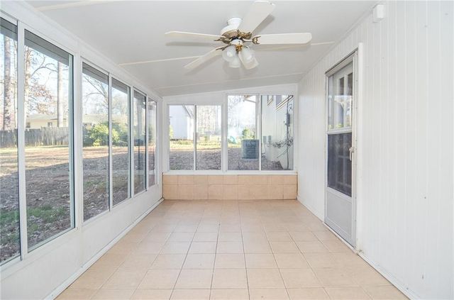 3173 Falconhurst SW Drive, Lilburn, GA 30047