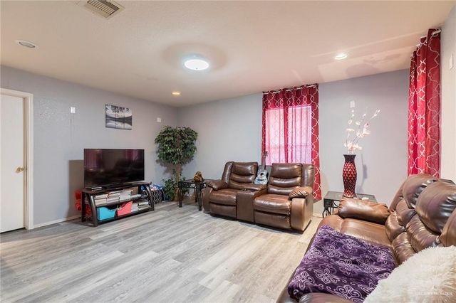 3808 Los Lagos Drive, Edinburg, TX 78542