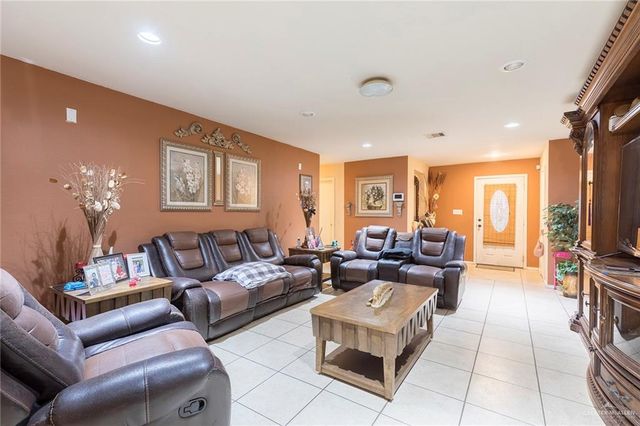 3808 Los Lagos Drive, Edinburg, TX 78542