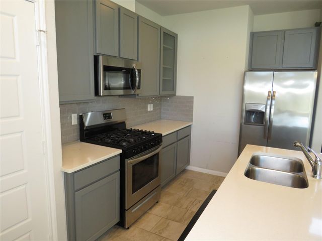 6915 Sunnyvale Lane, Rosharon, TX 77583