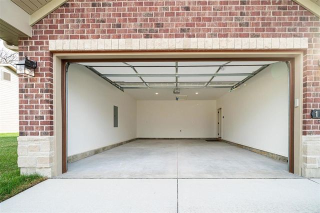 111 Stone Ledge Drive, St Clair, MO 63077