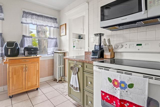 23 Gleason Rd, Shrewsbury, MA 01545