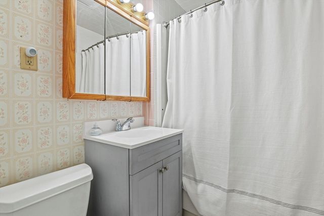 23 Gleason Rd, Shrewsbury, MA 01545