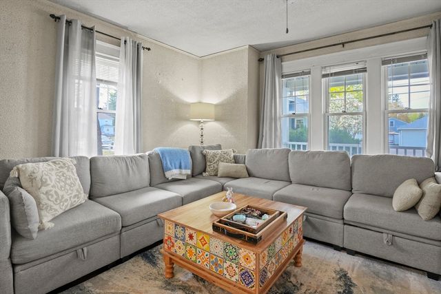 23 Gleason Rd, Shrewsbury, MA 01545