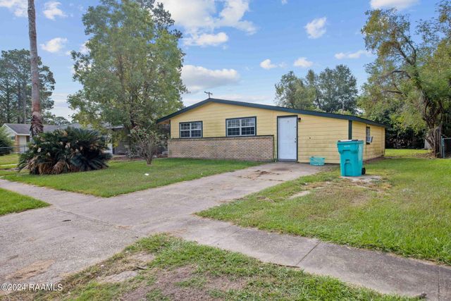305 Thelma Drive, Lafayette, LA 70506