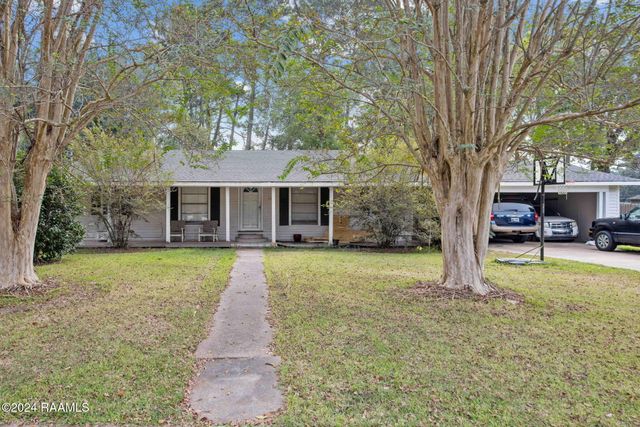 305 Thelma Drive, Lafayette, LA 70506