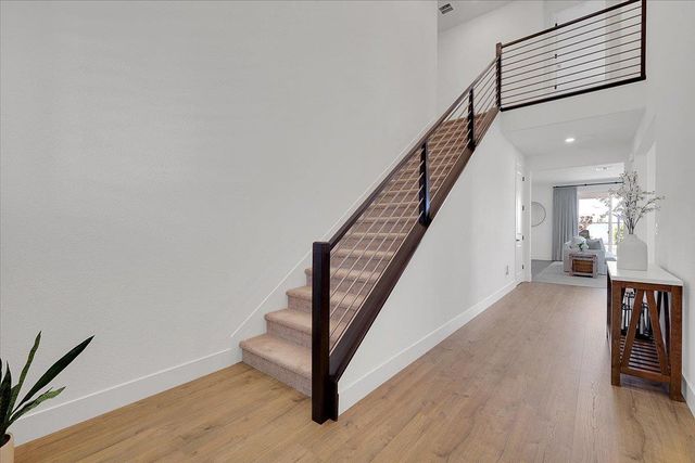 7000 skyward, Roseville, CA 95747