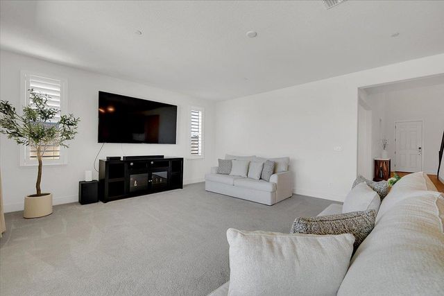 7000 skyward, Roseville, CA 95747