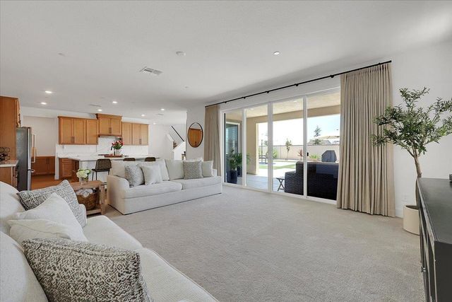 7000 skyward, Roseville, CA 95747
