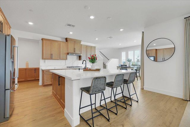 7000 skyward, Roseville, CA 95747