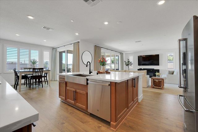 7000 skyward, Roseville, CA 95747