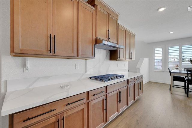7000 skyward, Roseville, CA 95747