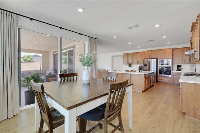 7000 skyward, Roseville, CA 95747