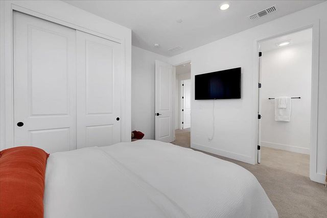 7000 skyward, Roseville, CA 95747