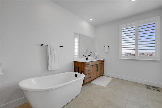 7000 skyward, Roseville, CA 95747