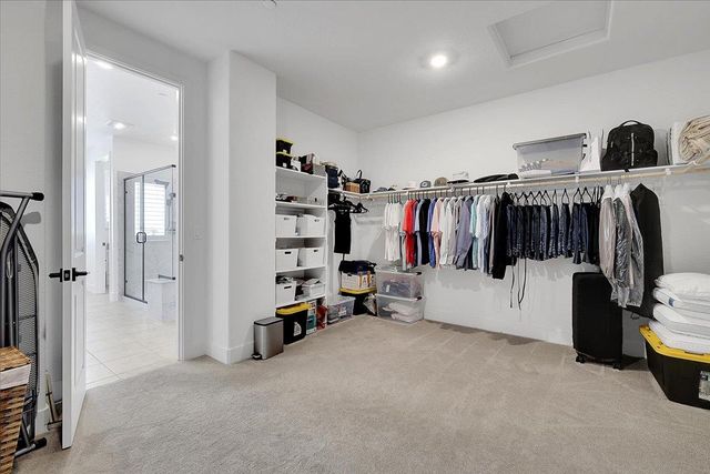7000 skyward, Roseville, CA 95747